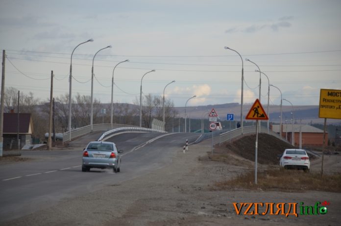 В Минусинске открыли скандально известный мост