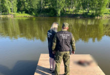 У озера под Красноярском нашли тело младенца